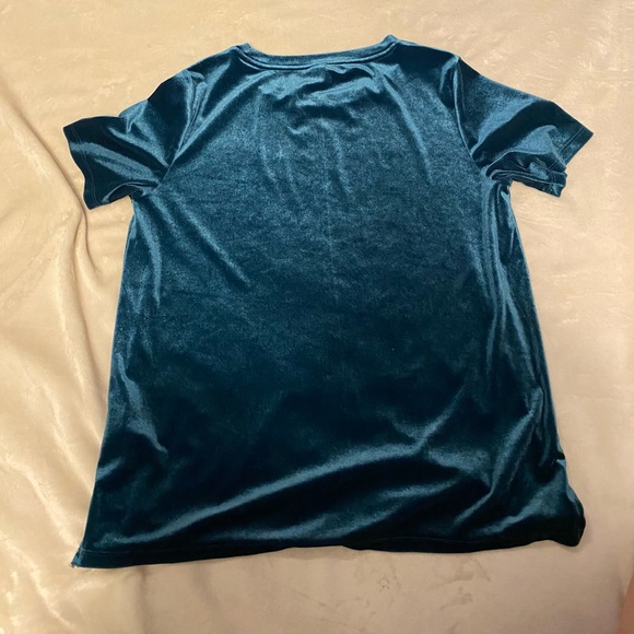 5/$20 Old Navy Blue Velvet Oversized Tee - Picture 4 of 5